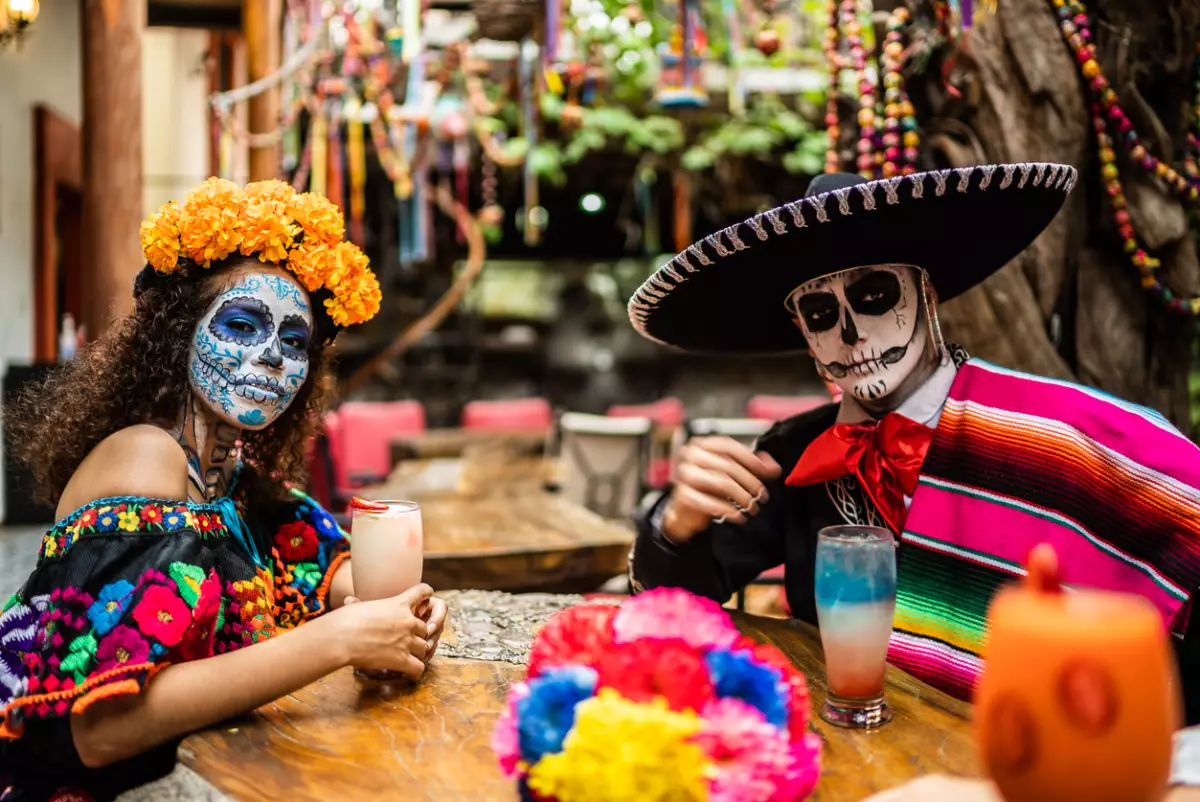 Portrait of a couple celebrating the day of the dead
