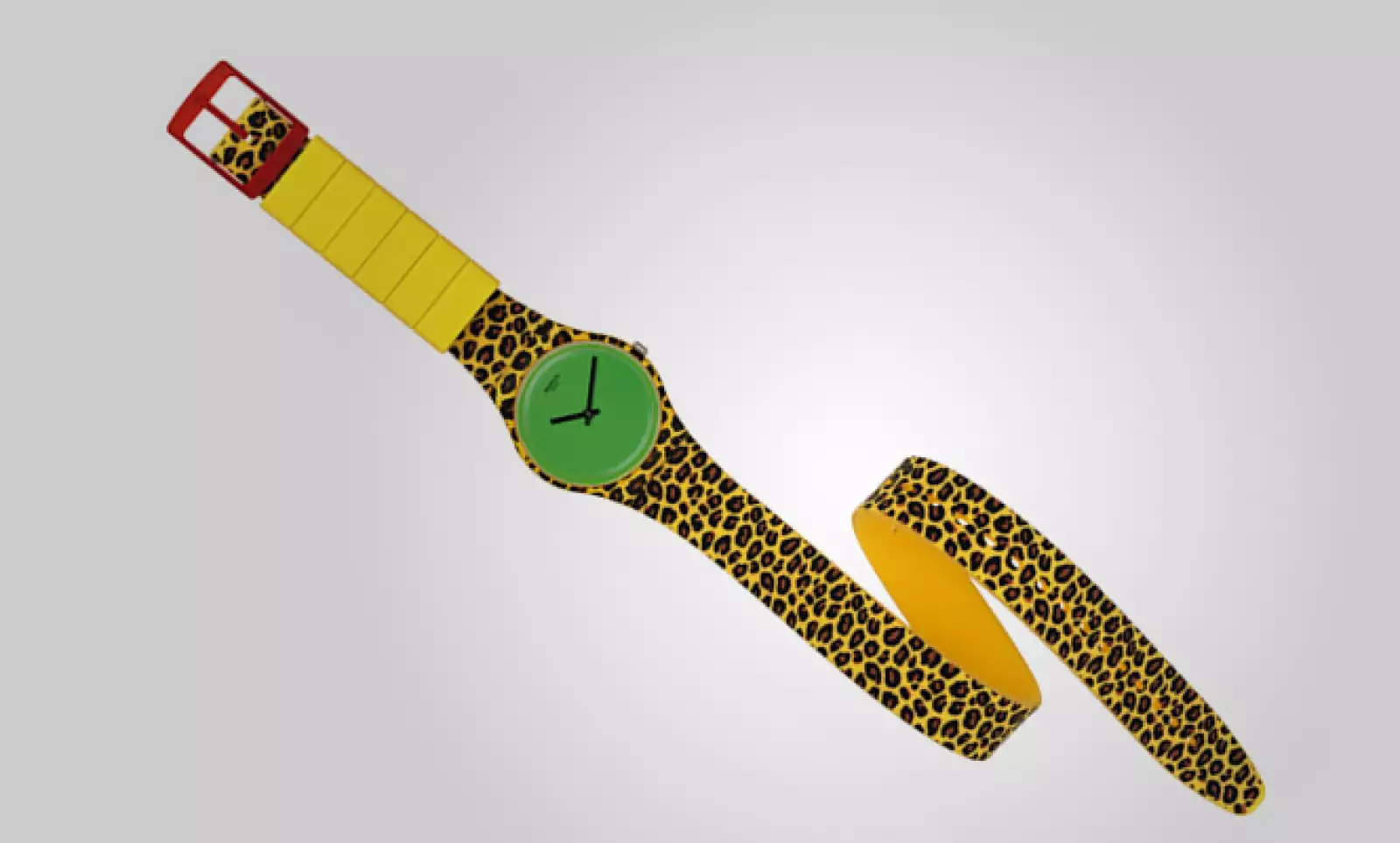 Sólo existen 777 ediciones de cada uno de estos relojes y cada pieza numerada en el parte posterior de la carátula.