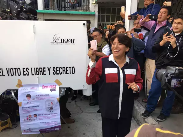 Emite su voto