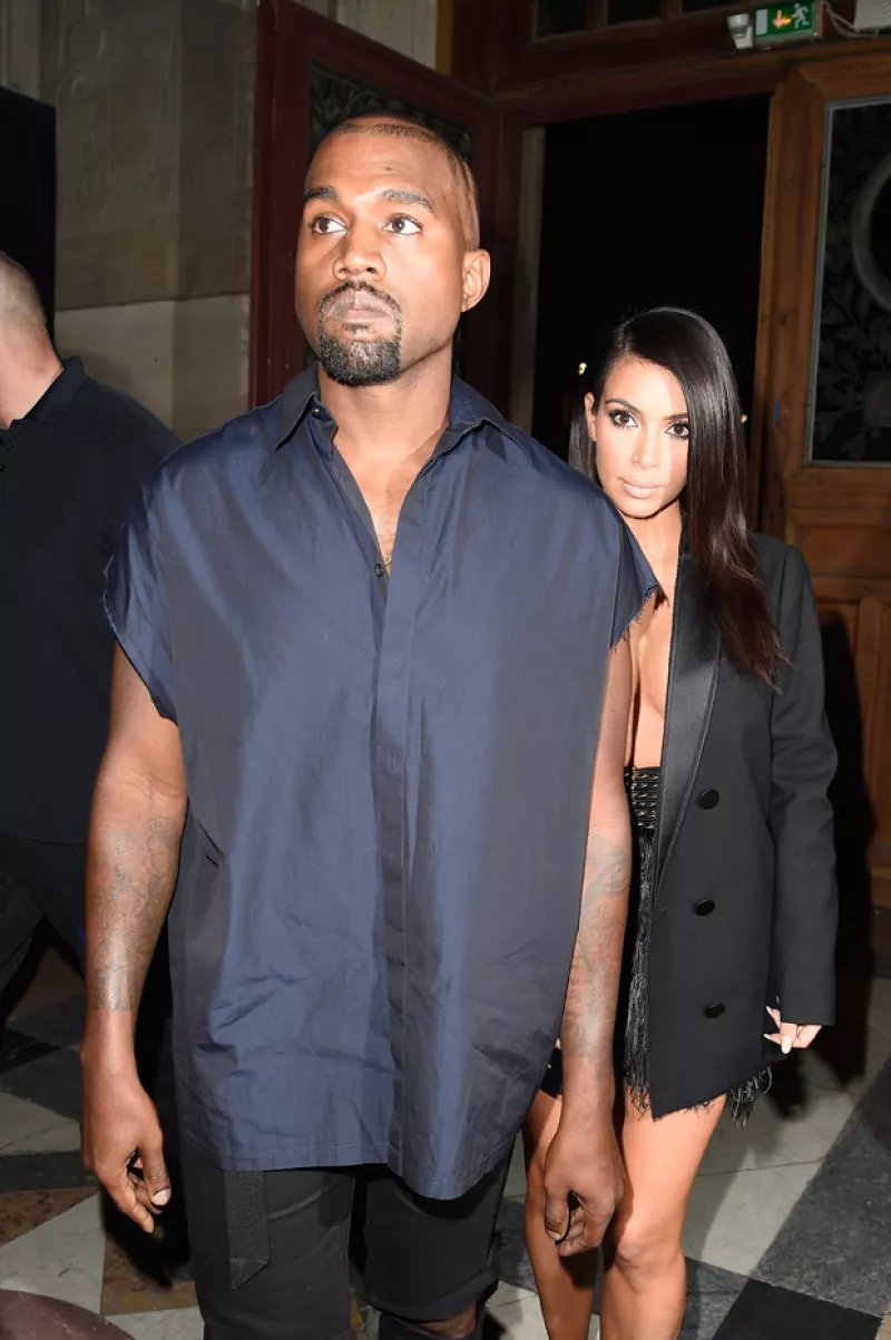 La pareja compró la casa de al lado de su mansión para hacer un estudio de grabación, un cine y un spa. Todo para que ninguno de los dos tenga que pasar tanto tiempo fuera de casa.