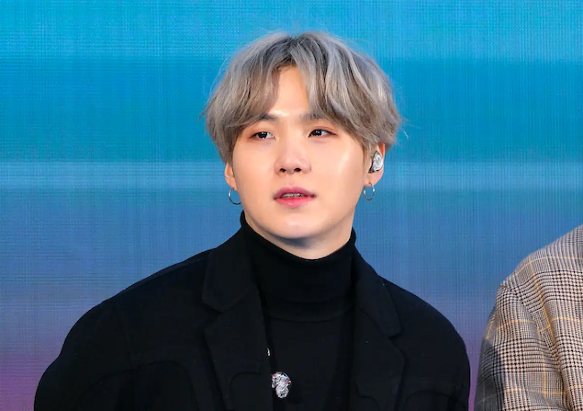 suga-bts-album-solitario