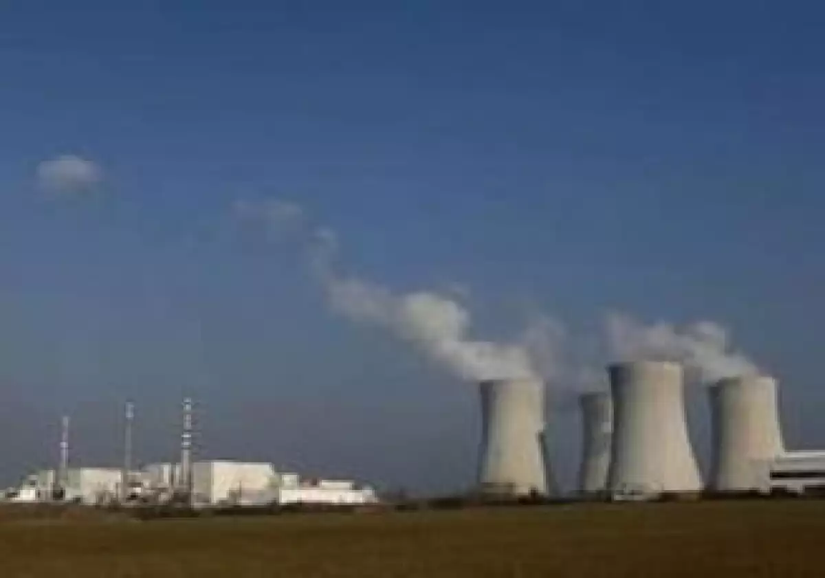 El temor por que la crisis nuclear de Japón tras el sismo afecte los valores del petróleo, derrumbó el precio del crudo. (Foto: Reuters)