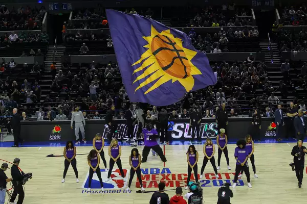 Suns contra Spurs en la Arena Ciudad de México
