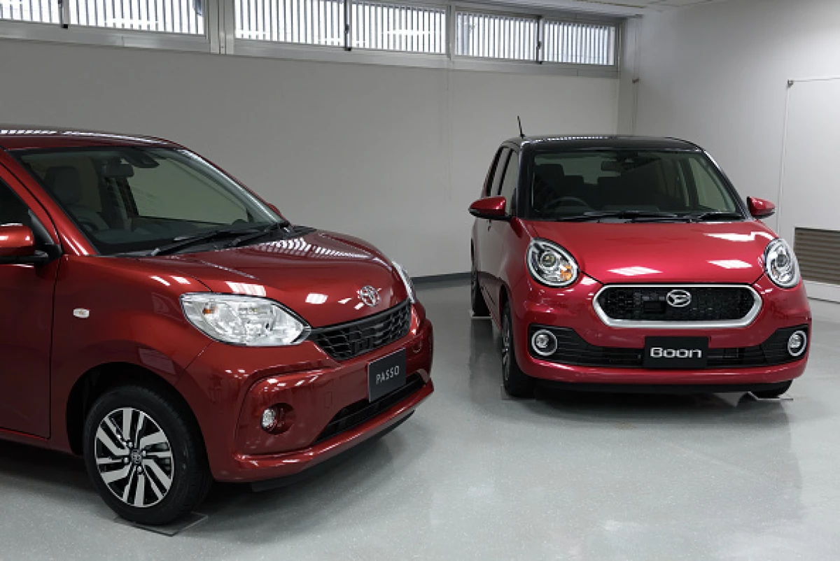 Toyota entra a la carrera de las automotrices por establecer sociedades con empresas de viajes a pedido.