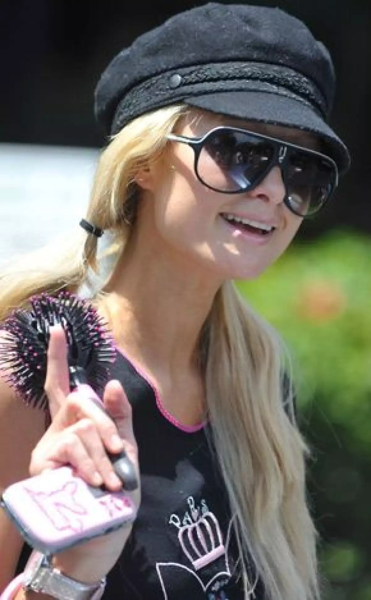 El problema se suscitó hace dos años, cuando la compañía Hallmark Cards sacó a la venta una postal de cumpleaños en la que aparece el rostro de Hilton.