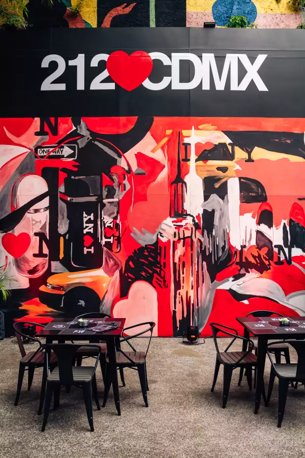 Mural 212 Carolina Herrera Café 