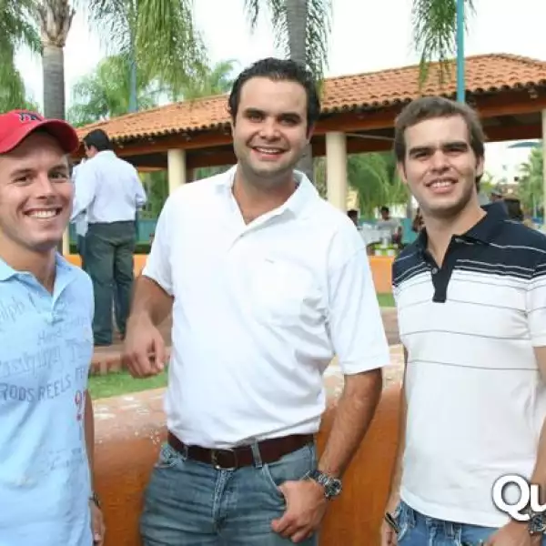 Comida de Rodrigo Gallardo, Mario Romo, Jesús Tavera, José Arámbula