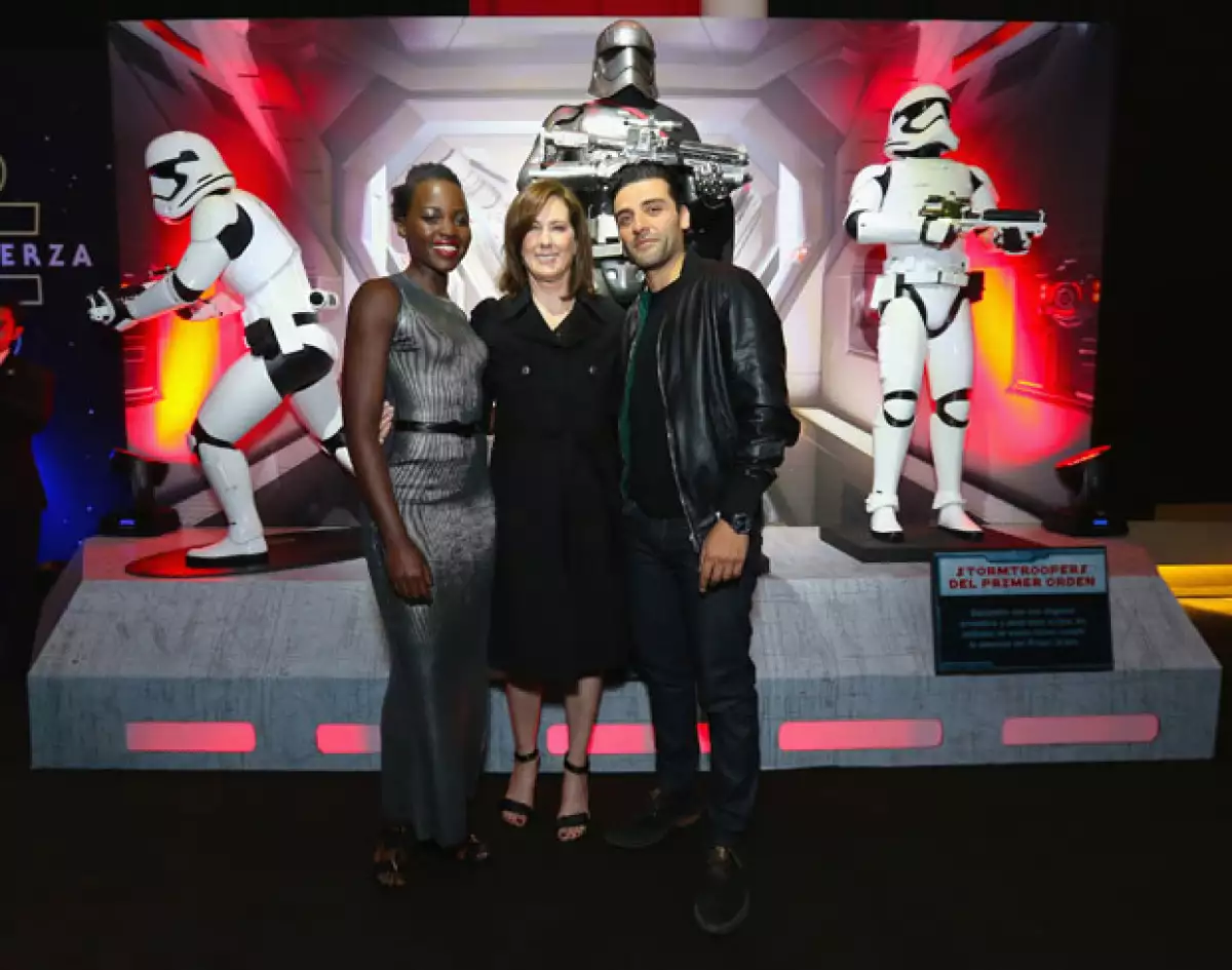 Lupita Nyong'o, Oscar Isaac y la productora Katheleen Kennedy complacieron a los cientos de fans que disfrutaron de un adelanto de “El despertar de la fuerza”