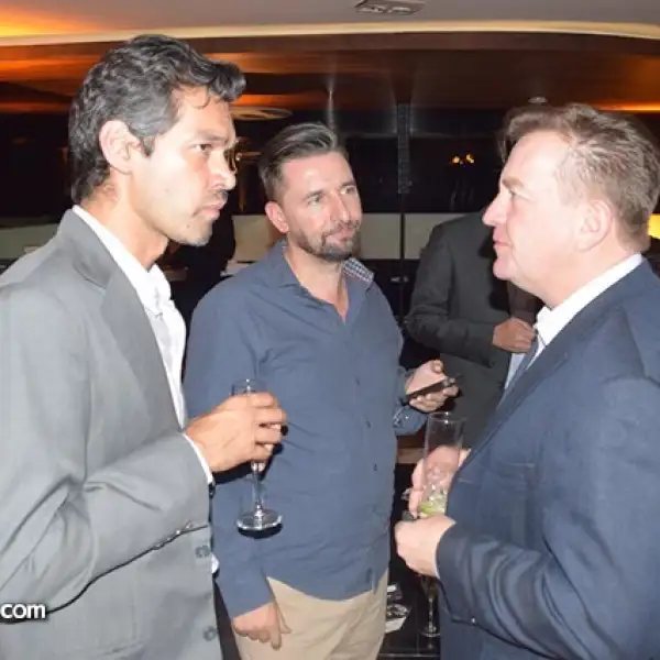 Sam Carter,Gavin Junne y Ben Owen.