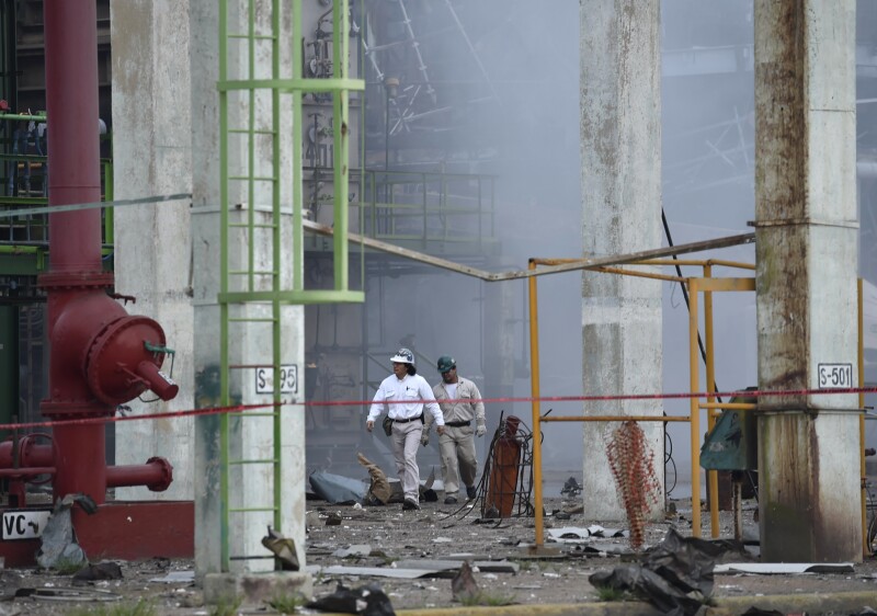 Mexichem aclaró que los 32 fallecidos en la planta de Coatzacoalcos, Veracruz, no eran sus empleados ni de Pemex, sino contratistas de otras compañías como ICA Flúor.