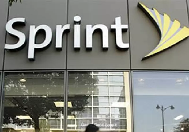 La empresa Sprint Nextel transferirá parte de su planta a Ericsson para hacer frente a costos operativos. (Foto: AP)