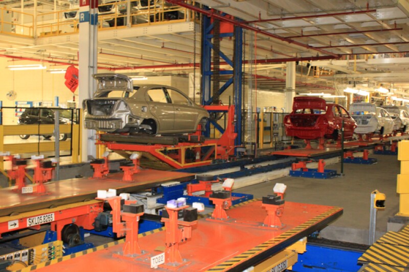 Los autos ingresan al �rea de pintura