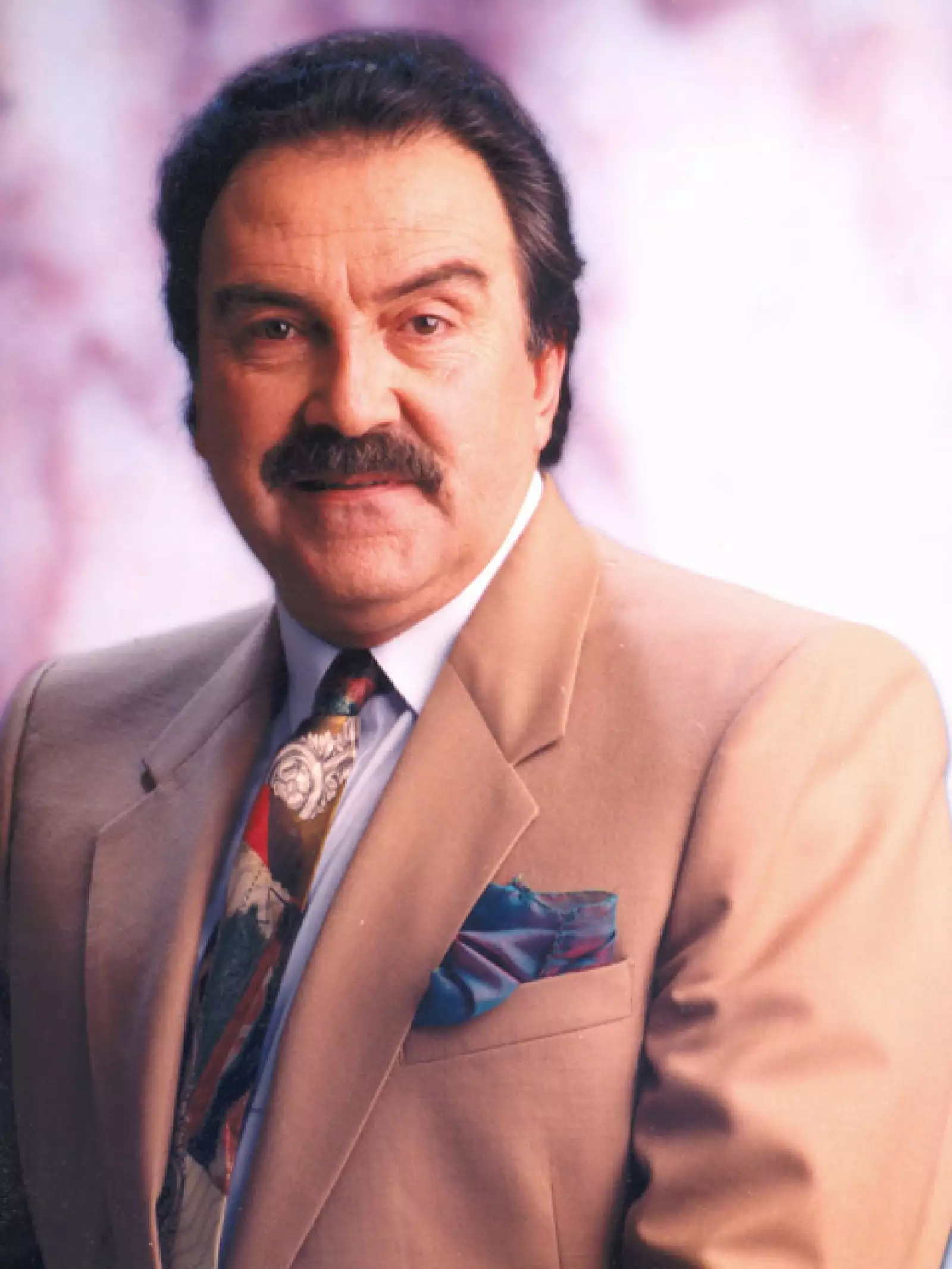 En 1994 participó en la telenovela Agujetas de Color de Rosa.