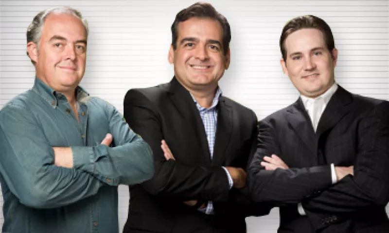 Salvador Jiménez, fundador de Valle Orgánico (extrema izquierda), con Vidal Cantú y Guillermo Farias, fundadores de Veramiko (derecha). (Foto: Paulina Chávez)