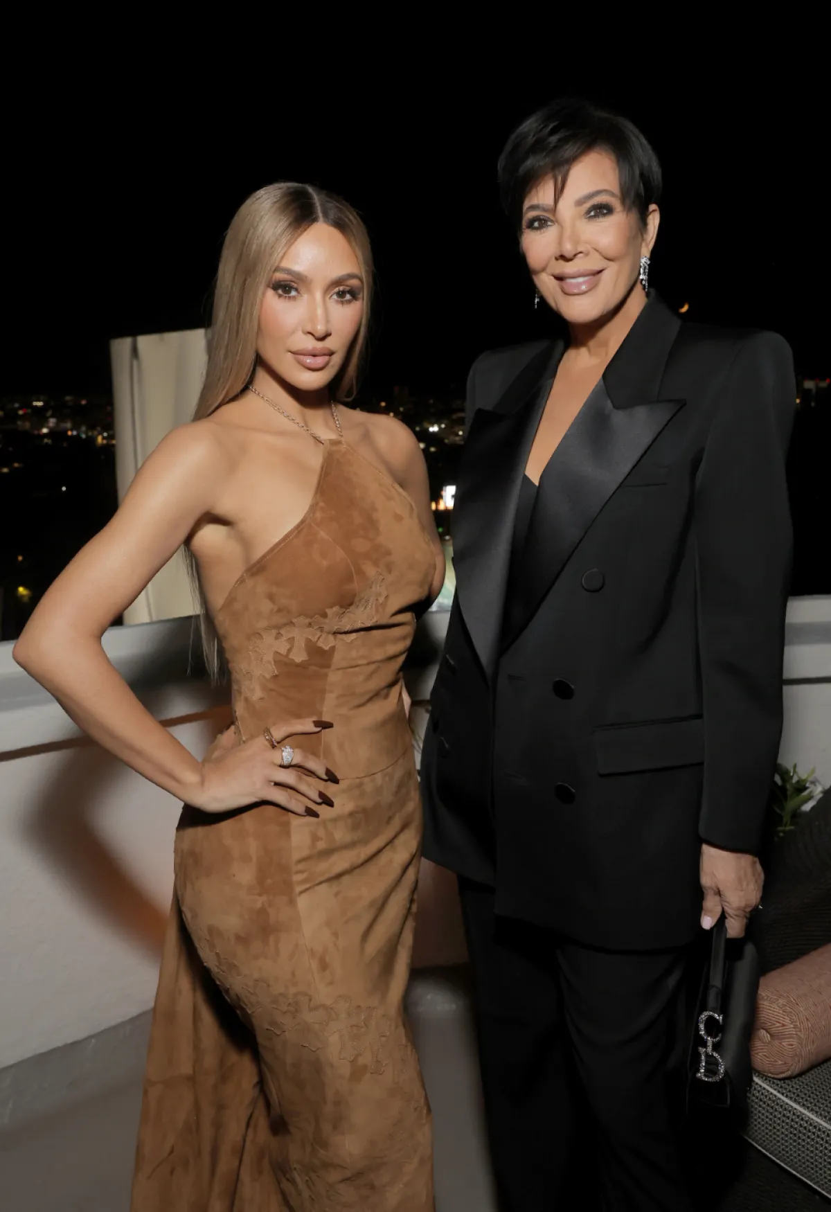 Kim Kardashian y la historia y ascenso a la fama de su familia son retratados en su biografía 'Citizen Kim'