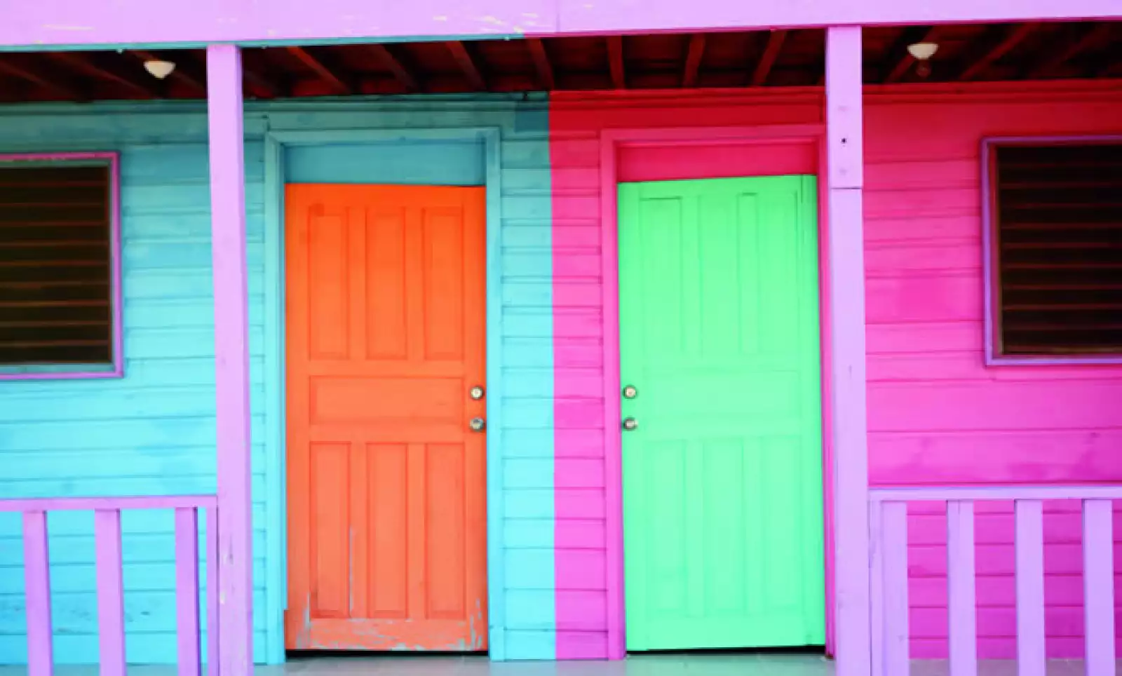 En Costa Maya predominan los colores pasteles, cánones del folclor caribeño.