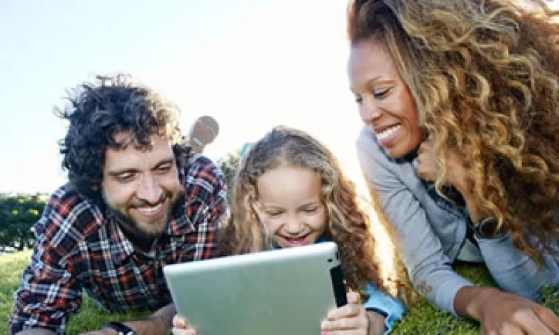 AT&T venderá su servicio de satélite a través de DirecTV y el servicio de televisión de fibra óptica a través de U-verse. (Foto: Twitter/@DIRECTV)