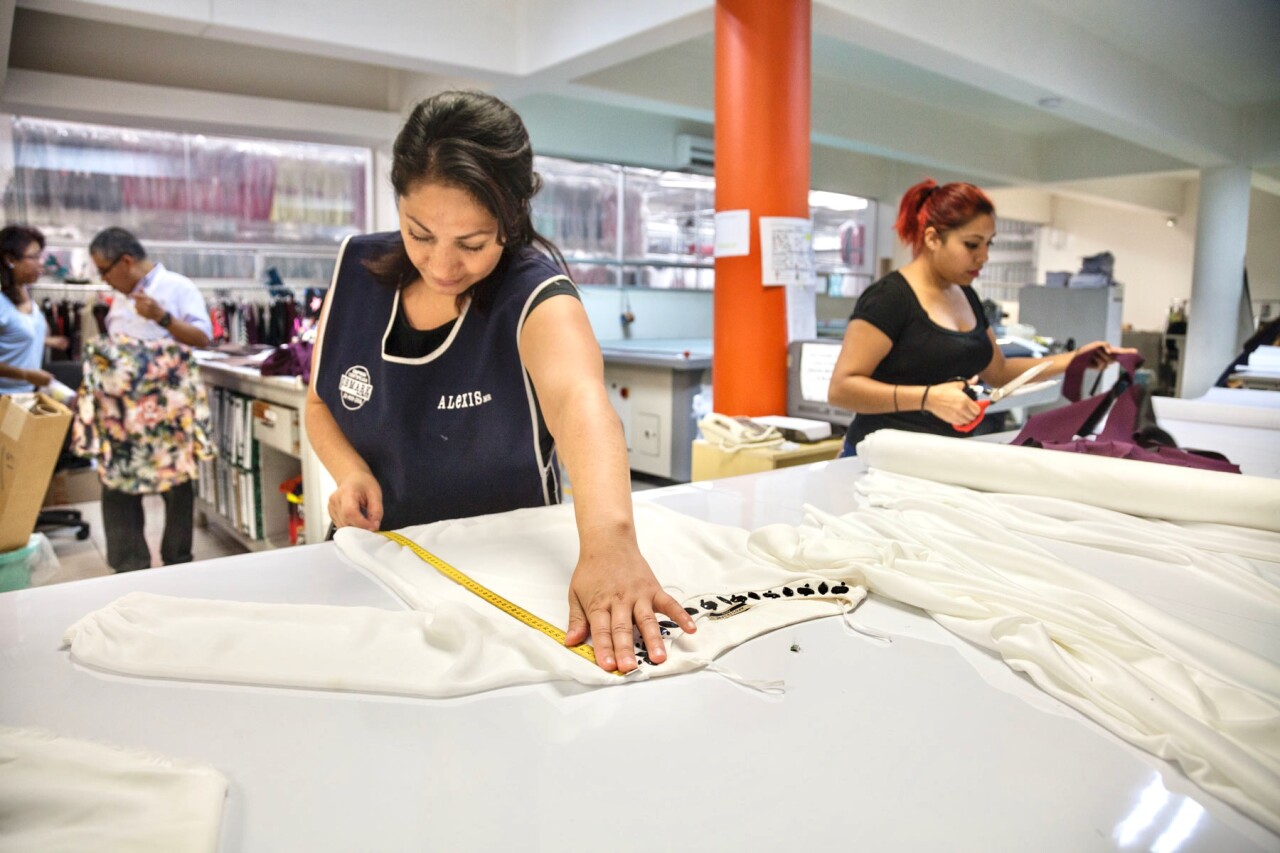 México reduce 21.4% las importaciones de textiles chinos, pero la producción nacional cae hasta 7%