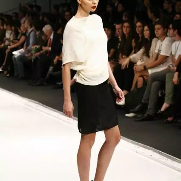 Pasarela de Mariana Luna