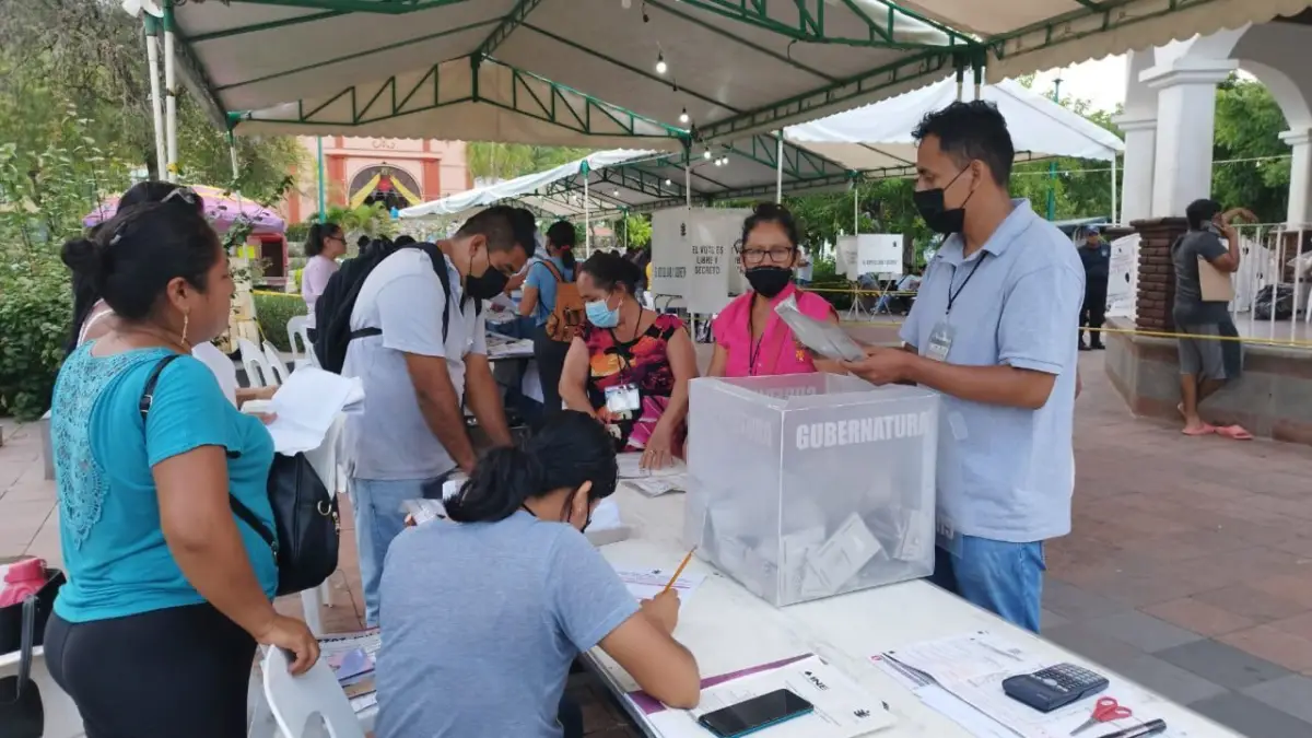 Conteo de votos durante el cierre de casillas