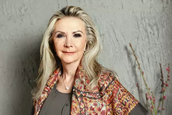 Gina Diez Barroso Azcárraga