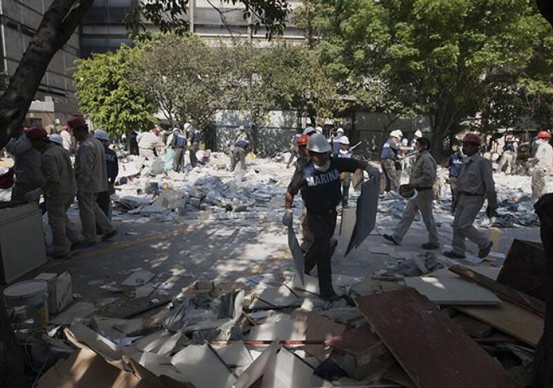 Pemex_escombros2