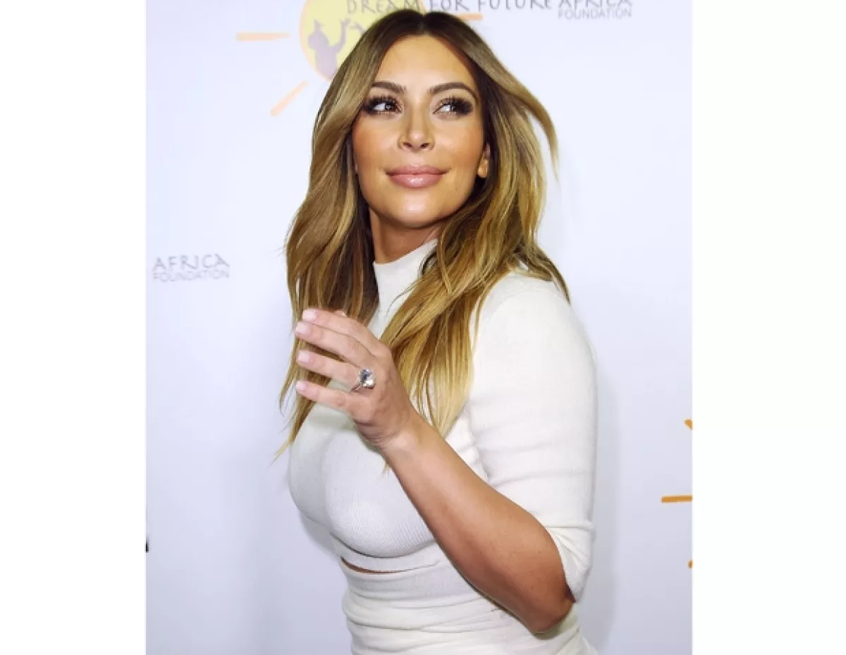 Kim asegura que no se quita su anillo ni para ir al gimnasio.