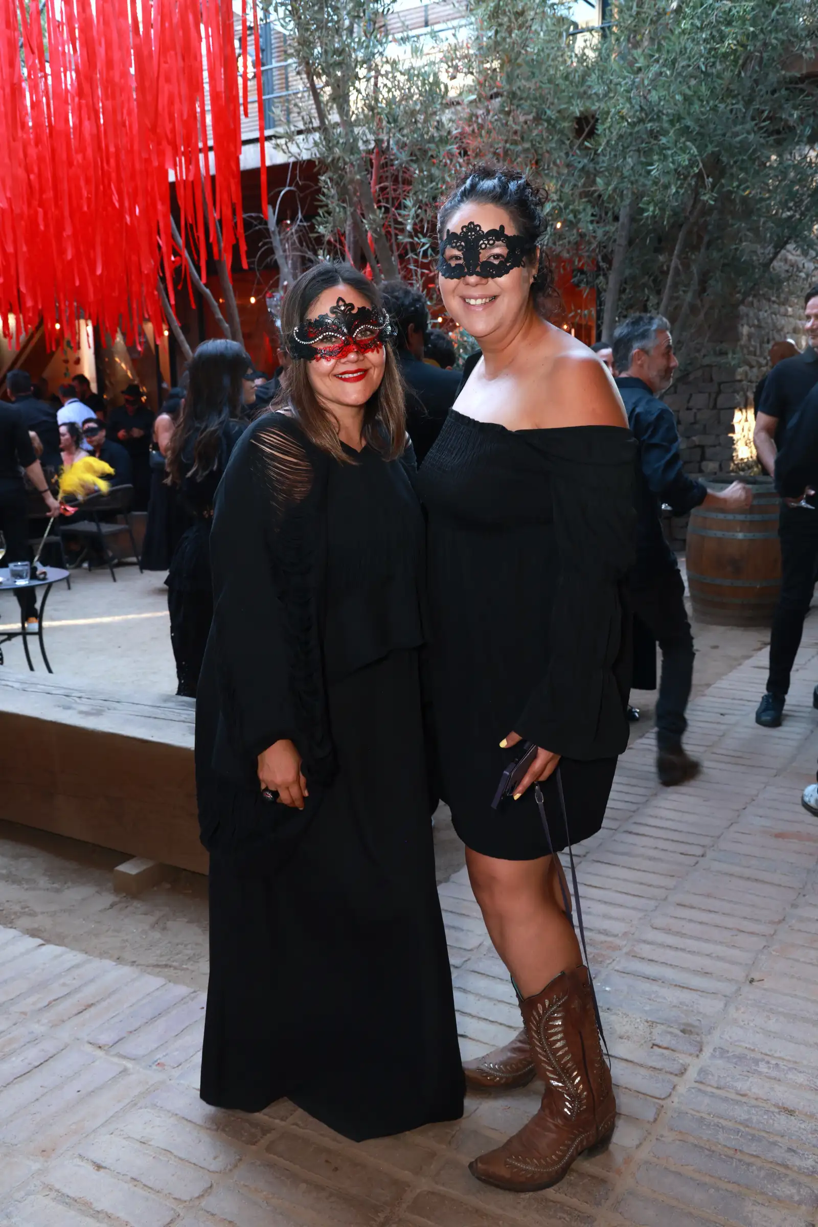 Karla Márquez Ulbrich y Barbara Rubio 