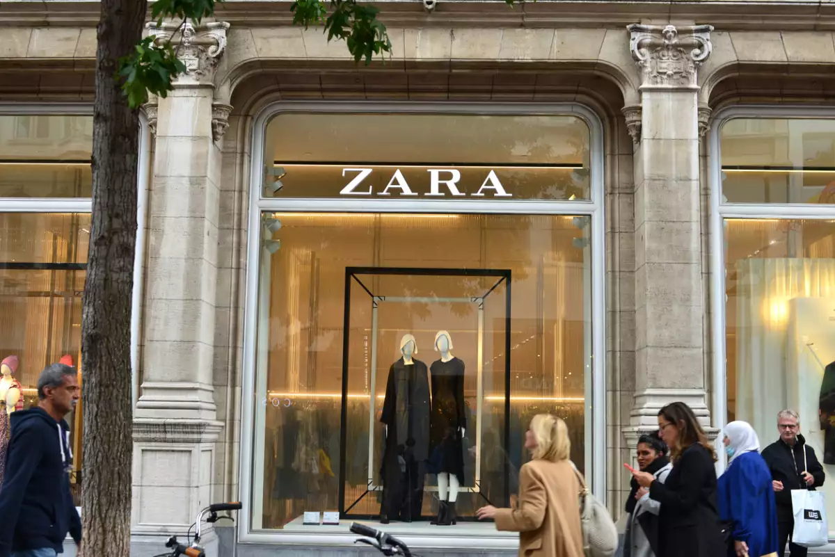 Zara es una de las marcas más reconocidas de fast fashion. (Thierry Hebbelinck/Getty Images)