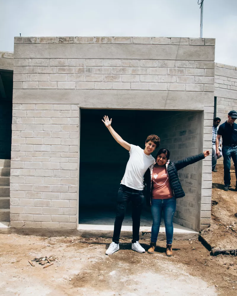 JuanPa Zurita lo aclara todo en 13:14 (su documental) 
