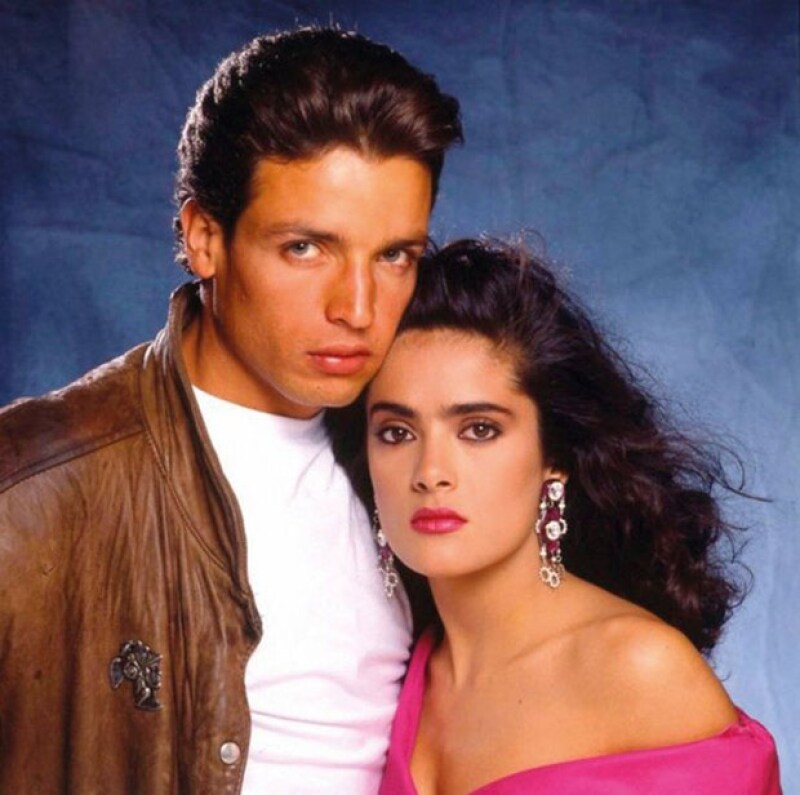 Con Salma Hayek actuó en Teresa en 1989.