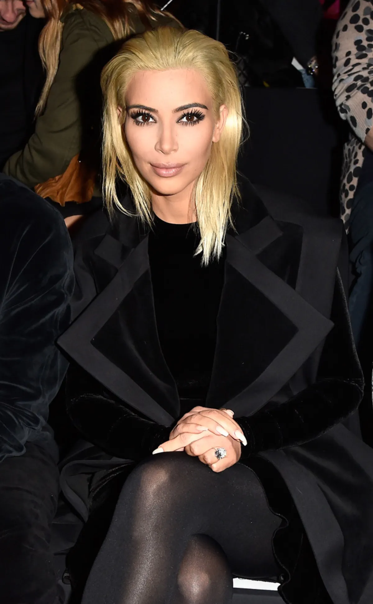 Así lució Kim la semana pasada durante el Paris Fashion Week en el show de Bailmain.