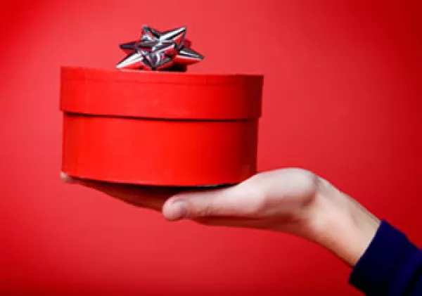 Para este día de los enamorados explora la posibilidad de dar de regalo un fondo de inversión.  (Foto: Photos To Go)