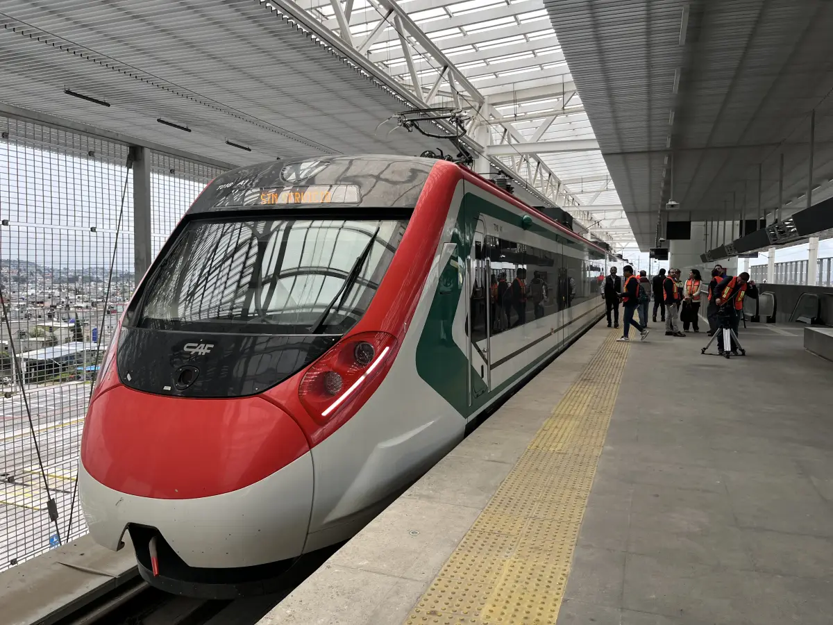 Tren interurbano México Toluca avances e inauguración