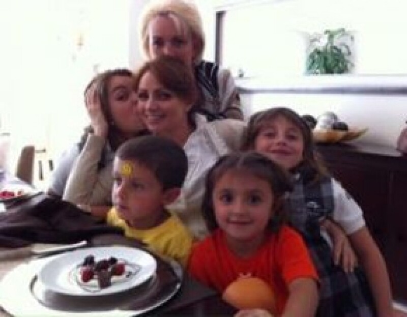 Angélica Rivera compartió esta foto para desmentir la información.