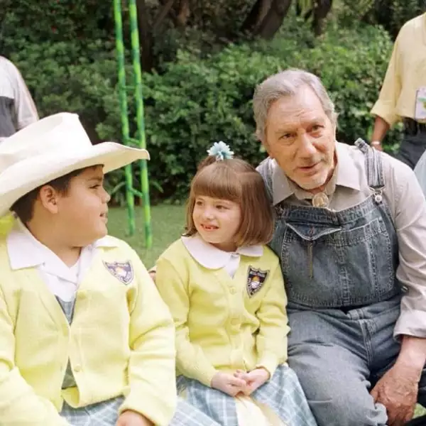 Durante su carrera, Cordero actuó al lado de Pedro Armendáriz y Pedro Infante en la Época de Oro del cine mexicano.