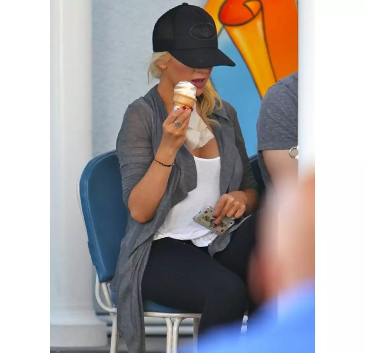 Aunque sólo tiene unos meses, el embarazo de la cantante ya se nota.