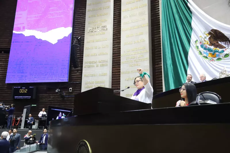 diputados en día de la mujer.jpeg