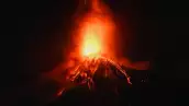 El volcán Fuego entra en erupción en Alotenango, a unos 65 kilómetros al suroeste de la Ciudad de Guatemala, a principios del 4 de agosto de 2026.
