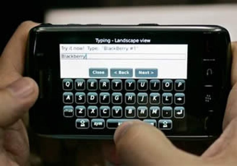 Reserach in Motion, fabricante de BlackBerry, señaló que desarrolla productos que consumen menos ancho de banda. (Foto: AP)