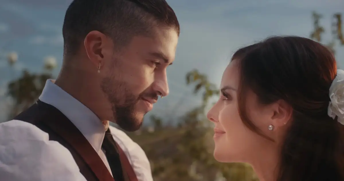 Bad-Bunny-Gabriela