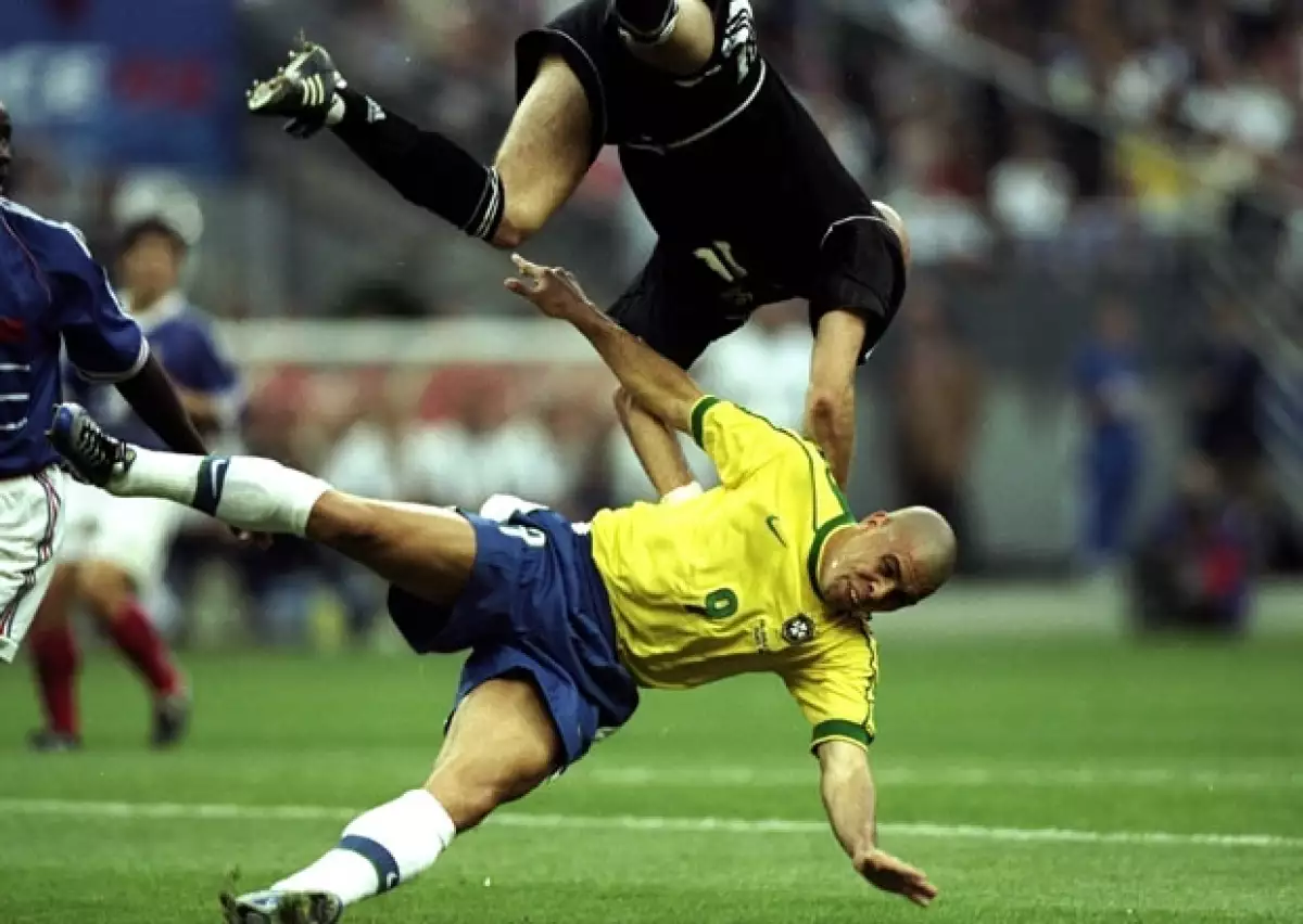 Ronaldo se combulsionó de forma impactante.