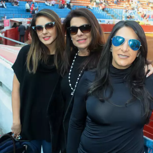 Lola Villegas,Leticia Leal y Victoria Kamaji