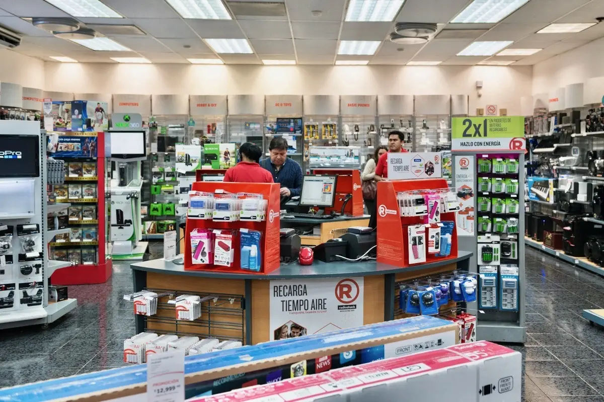 Menos RadioSchack, más Petco: Grupo Gigante cambia su negocio y deja de apostar por algunas marcas históricas