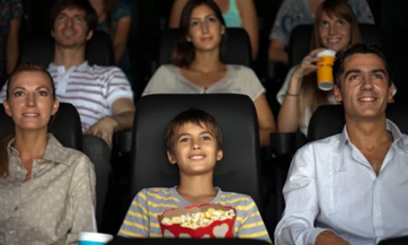 La idea de Microsoft es que el GPS indique a tu celular que estás en un cine y éste se vuelva discreto. (Foto: Getty Images)