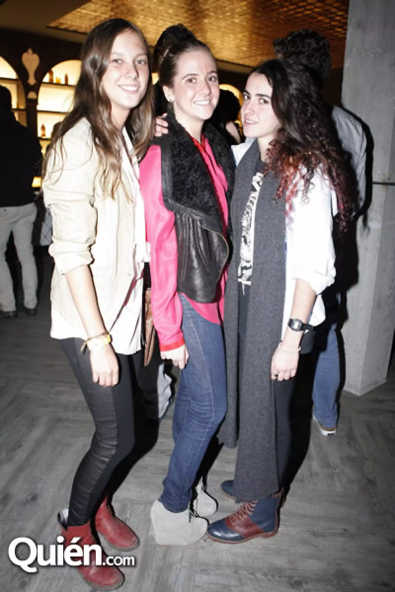 Natalia Schlesinger,Esther Sitton,Giselle Amkie