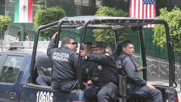 Más de 6,000 efectivos de diferentes corporaciones mexicanas y estadounidenses resguardan el perímetro y el interior de la zona donde permanecerá Obama por unas 24 horas.