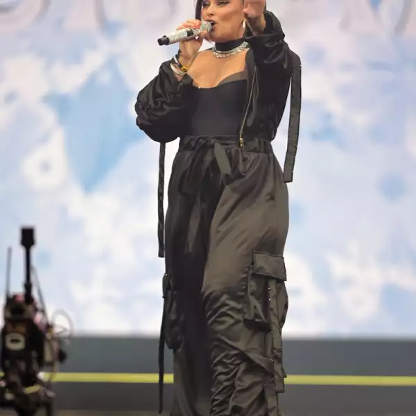 Nelly Furtado dice adiós a los escenarios tras meses de ataques por su aumento de pesos