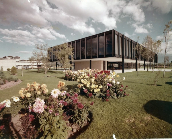 Oficinas de Bacardí - Ludwig Mies Van der Rohe