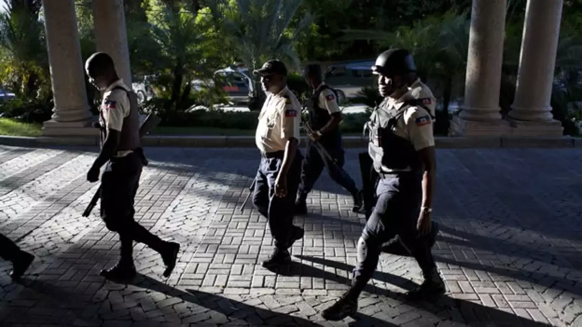 policias en haiti